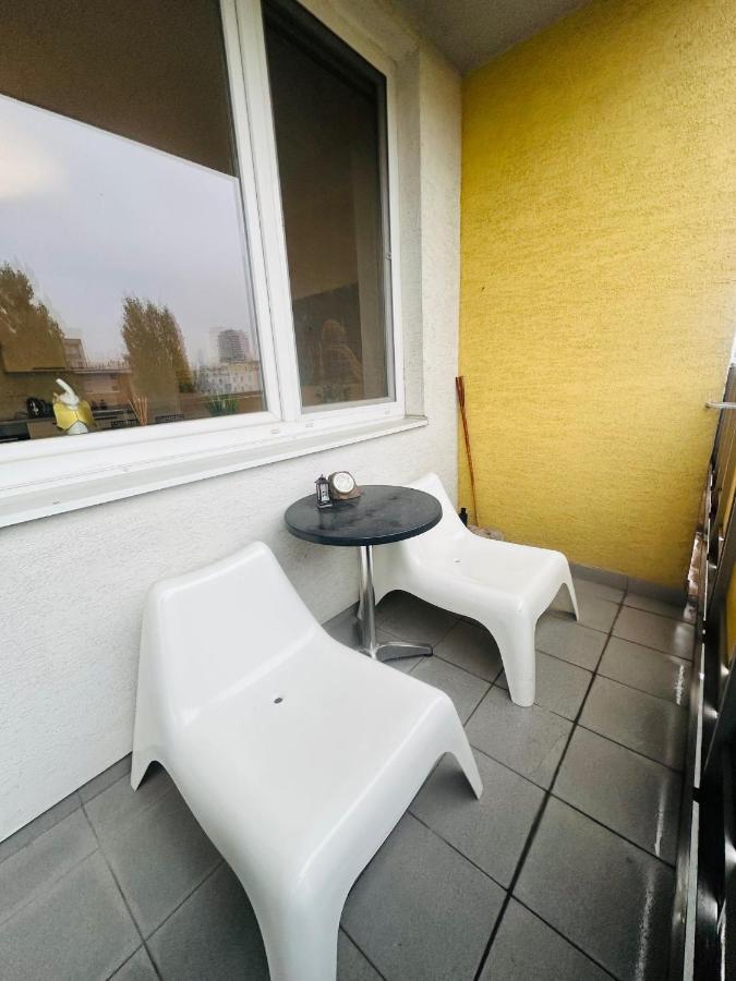 After Six Apartment Братислава Экстерьер фото