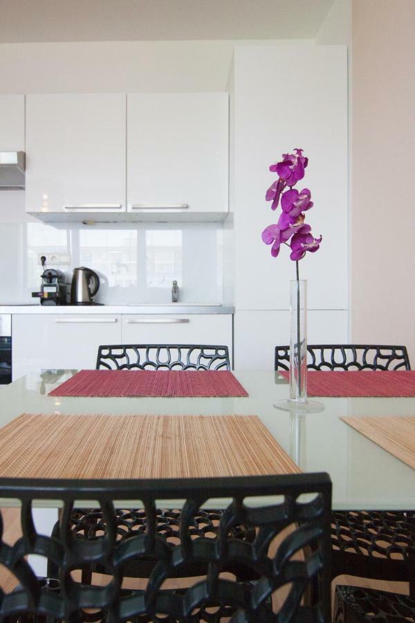After Six Apartment Братислава Экстерьер фото